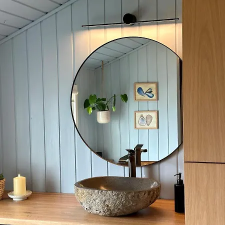 Modern With Wood-fired Hot Tub Σπίτι διακοπών